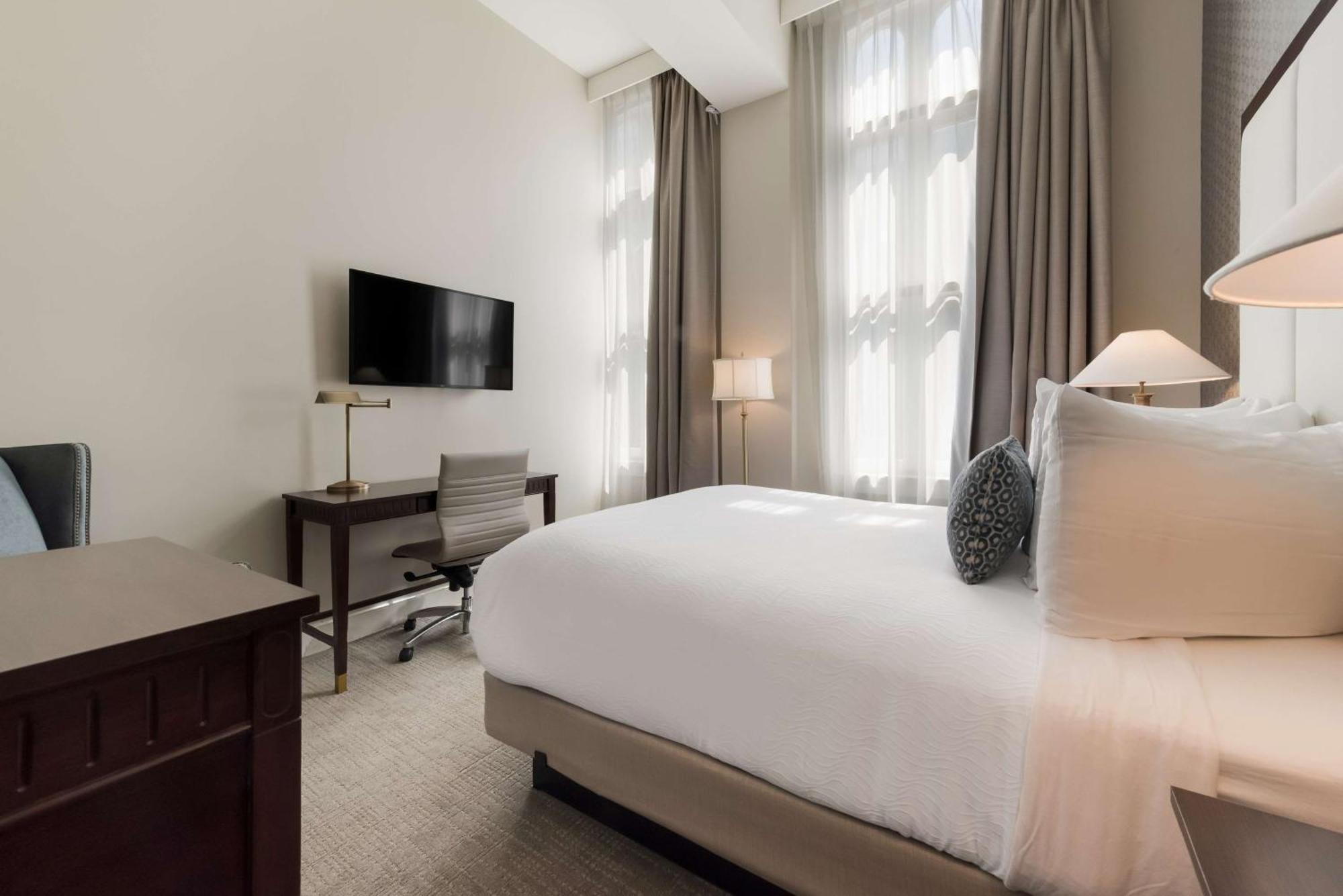 Independence Park Hotel, Bw Premier Collection Hotel 3*
